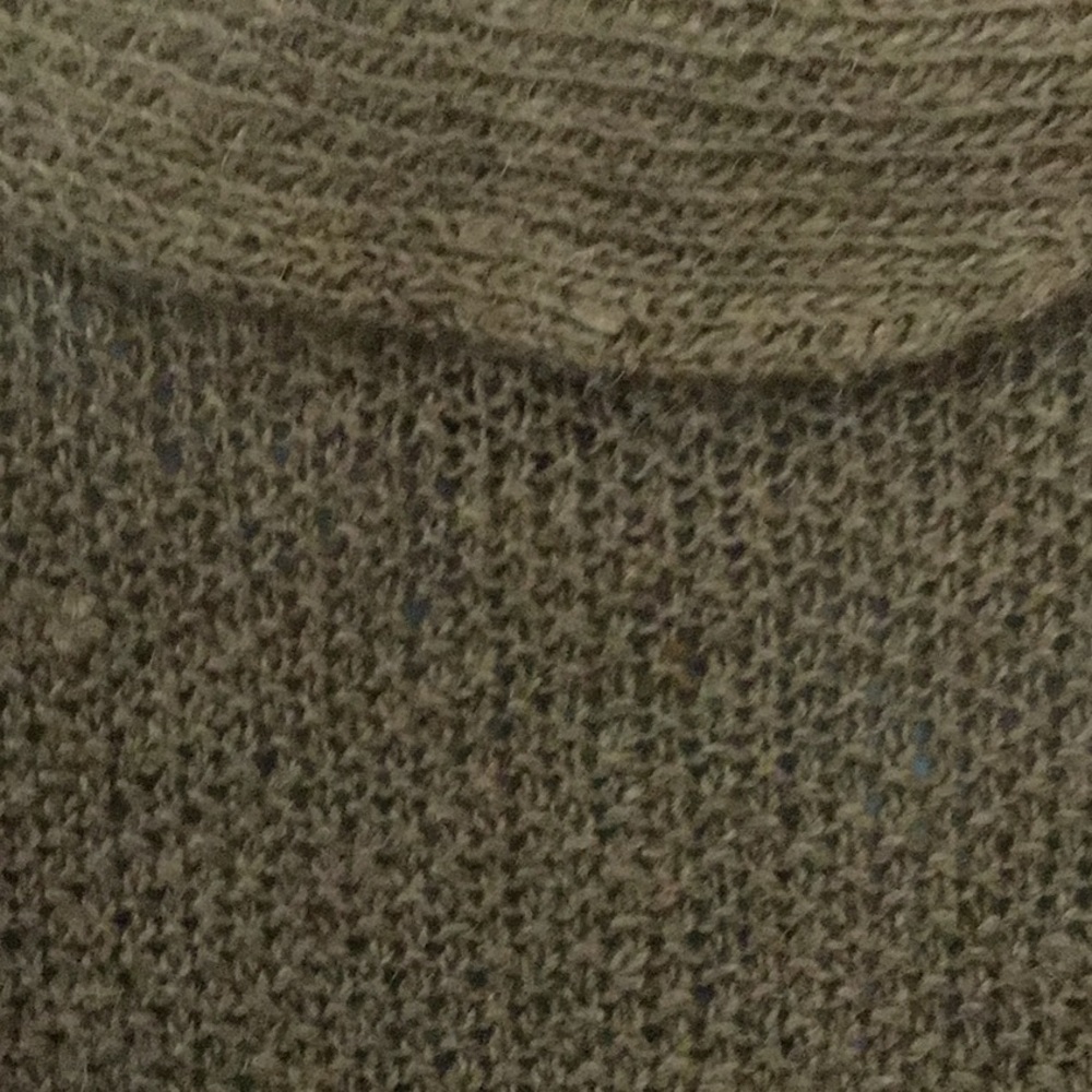 Knit of linen sweater vest. $35 - Picture 3 of 5